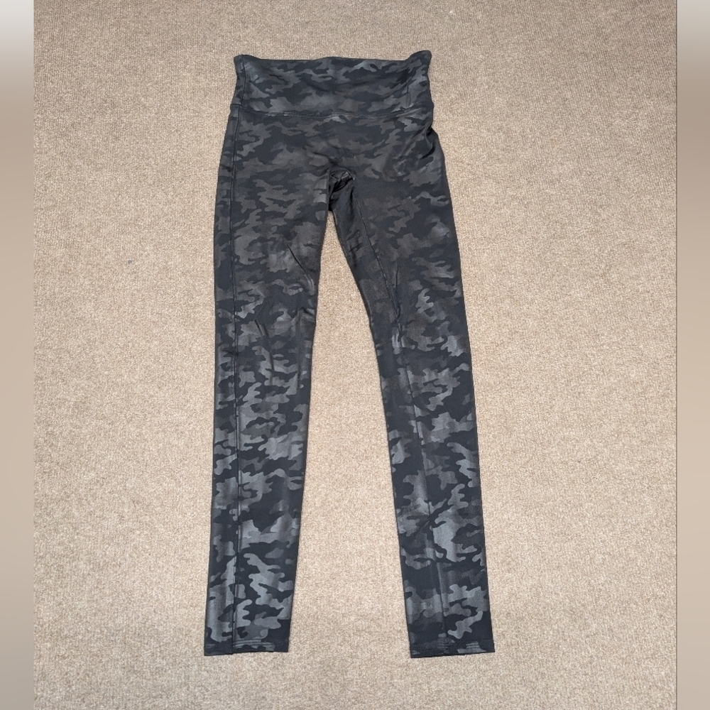 SPANX Women's Black Camouflage Activewear Leggings Camo (Medium)